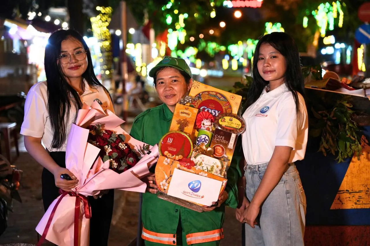 Hình ảnh đại diện dịch vụ hỗ trợ khách hàng 24/7 của 999 Bet